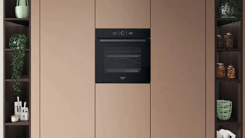 Four encastrable Hotpoint - Four encastrable pyrolyse noir - HA4S80PM0BA Noir